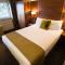 Mondo Hotel