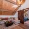 Slice of Heaven just steps from Lake Estes! Indoor Outdoor Fireplace and Jacuzzi