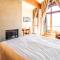 Exceptional 3 bed Penthouse with fireplace and stunning views - 福勒恩