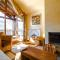 Exceptional 3 bed Penthouse with fireplace and stunning views - 福勒恩