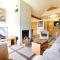 Exceptional 3 bed Penthouse with fireplace and stunning views