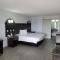 Fairway Inn