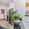 Wonderful New Studio close to Mount Royal By Den Stays
