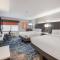 Clarion Pointe Marshall