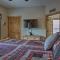 Branson West Cabin with Pool Access and Golfing - Branson West