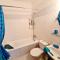 Stunning apartment C106 with balcony looking over pool