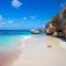 Villa Chica 3 min to Beach, Diving & Restaurants with Pool and private Garden 10 min to Windsurfing & Kitesurfing