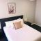 Hive Hotel, Moruya