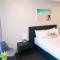 Hive Hotel, Moruya