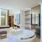 Crowne Plaza Hangzhou Qiantang - The subway can reach the West Lake scenic area as well as the airport and high-speed rail station, adjacent to Jinsha Lake and Longfor paradise walk - Hangzhou