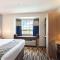 Microtel Inn & Suites by Wyndham Liberty NE Kansas City Area - Liberty