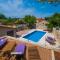 LUXURY VILLA ON SPACIOUS PRIVATE PROPERTY - Rakalj