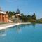 Chianti B&B Design infinity pool shared