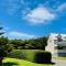 Sails - elegant, spacious beach villa - Port Fairy