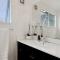 ULTIMATE CONVENIENCE, WALK-TO-TOWN TOWNHOUSE