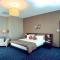 Parkside Hotel & Apartments
