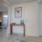 Apartment Boulevard 302