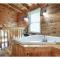 Cabin in the Woods with Hot Tub