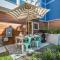 Rooftop Patio with Waterview, Private Garden & Grill 3BR 3BA- Modern Cityscape - Seattle