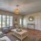 Naples Oasis with Screened Pool, Bike to Beach!