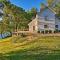 Riverside Hide-A-Way with Patio, BBQ, Fishing Pier - Gassville