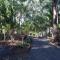 GREEN TREES CHALET 10 minutes to Australia Zoo Landsborough Montville Maleny Caloundra Beaches Glasshouse mountains Big Kart Track National forest - Landsborough