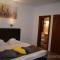 MON Accommodation free parking