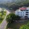 LA LOMA SUITES