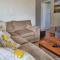 Hilltop Heaven, Walk to beach, Pool, Ocean & River views - 普林格尔贝伊