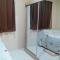 Casa com Ar e piscina no centro