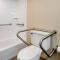 Comfort Suites Bethlehem Near Lehigh University and LVI Airport - بيت لحم