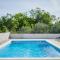 Villa Leon by Villas Holiday