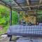 Shaw Creek Cottage with Fire Pit and Forest Views - هيندرسونفيل