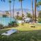 The Monkey Tree by AvantStay Mid-Century Modern Oasis with Pool