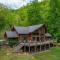 Luxury Log 7bed/6.5bath Cabin: Theater, Game Room, 7 Acres!