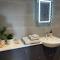 Spacious luxury flat in Swanage, close to beach with parking