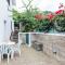 One bedroom house with enclosed garden and wifi at Porto da Cruz