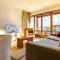 Stunning 3-bedroom apartment with mountain views