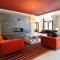 Stunning 3-bedroom apartment with mountain views