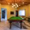 StayVista at Mistletoe House - Indoor & Outdoor Game - Bhowāli