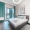 Luton Vacation Homes - Modern & Lake view 1BR , MBL Residence, Jumeirah Lake Towers