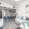 Luton Vacation Homes - Modern & Lake view 1BR , MBL Residence, Jumeirah Lake Towers