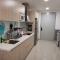 HIJAU Geniehome 2BR1studio Free 99mbps WIFI and Carpark at Utropolis Shah Alam