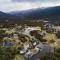 Stillwater Chalet A - Amazing Lakefront 2BR Chalet l BBQ l Gym l Tennis l Indoor Pool