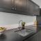 Sanders Regent - Smart Two-Bedroom Apartment Near Central Square