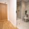 The View - LONG STAY OFFER - Modern Central Apartment and Parking by CTO Serviced Apartments