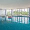 Grove Farm Bungalow with swimming pool, Dallinghoo