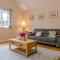 Grove Farm Bungalow with swimming pool, Dallinghoo
