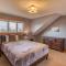 Pacific City Beach House - Meredith Lodging