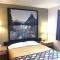 Super 8 by Wyndham Hamilton